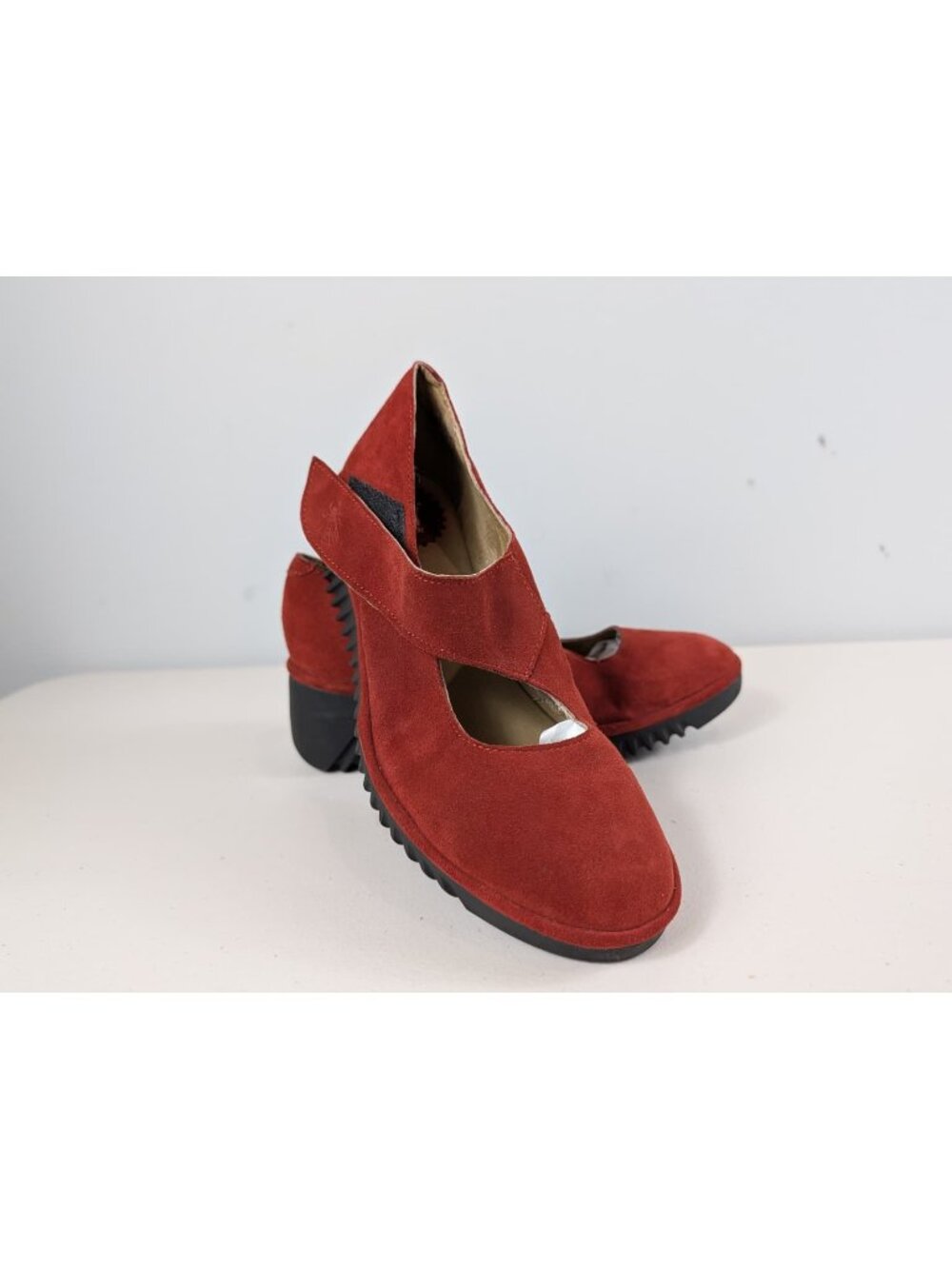 Fly London Lyke wedge Mary jane pump/heels in red women's size 6.5